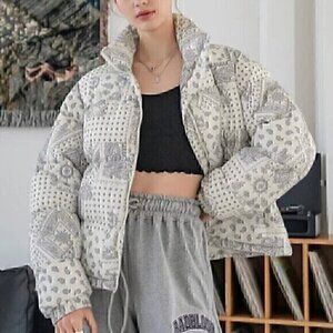 SHEIN Paisley Print Winter Coat White ish Gray Mixed Print Quilted Puffer Jacket